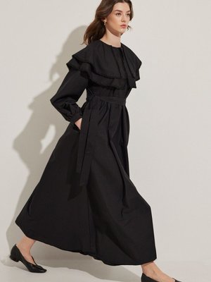 Brode Şerit Detaylı Elbise Siyah