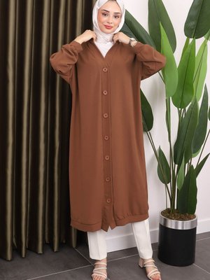 Kahverengi Düğmeli Hırka