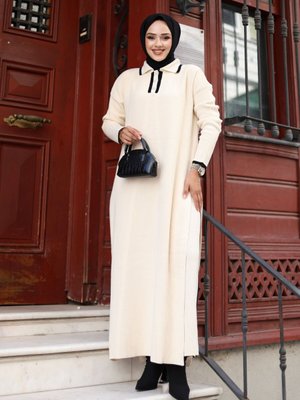 Taş Gömlek Yaka Eteği Yırtmaçlı Ve Önü Düğmeli Elbise İle Pantolon İkili Takım Taş Gömlek Yaka Eteği Yırtmaçlı Ve Önü Düğmeli Elbise İle Pantolon İkili Takım