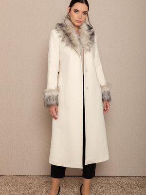 Yakası Ve Kol Ağzı Seyyar Kürklü Erkek Yaka Ara Boy Kaban Ekru