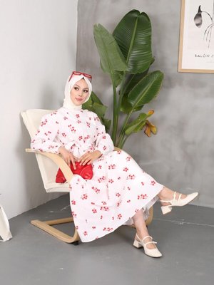 Beyaz Çiçek Desenli Keten Elbise Beyaz Çiçek Desenli Keten Elbise