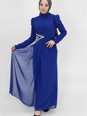 Saks Şifon Kumaş Beli Taş Detaylı Abiye Elbise Saks Şifon Kumaş Beli Taş Detaylı Abiye Elbise