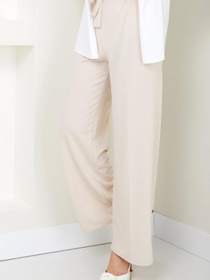 Kuşaklı Bol Paça Kumaş Pantolon Bej Kuşaklı Bol Paça Kumaş Pantolon Bej