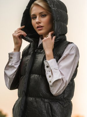 Siyah Kapüşonlu Kemerli Şişme Yelek Siyah Kapüşonlu Kemerli Şişme Yelek