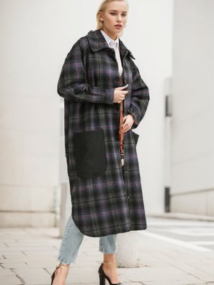 Siyah Ekose Desenli Düğmeli Kaban