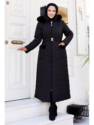 Siyah Cebi Ve Kapüşonu Kürk Detaylı Kapitone Mont