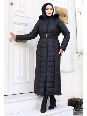 Siyah Kapüşonu Kürklü Tam Boy Kapitone Mont