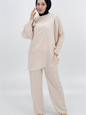 Taş Jessıca Kumaş Kolları Piliseli Ve Broşlu İkili Takım Taş Jessıca Kumaş Kolları Piliseli Ve Broşlu İkili Takım