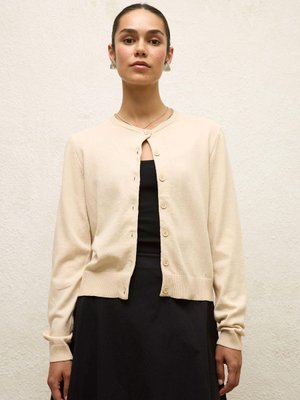 İnce Triko Hırka Bej İnce Triko Hırka Bej