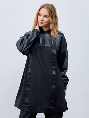 Siyah Scuba Kumaş Deri Garnili Ve Taşlı Sweatshirt Siyah Scuba Kumaş Deri Garnili Ve Taşlı Sweatshirt