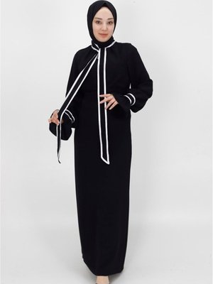 Siyah Krep Kumaş Kravat Yaka Bağlama Detaylı Elbise Siyah Krep Kumaş Kravat Yaka Bağlama Detaylı Elbise