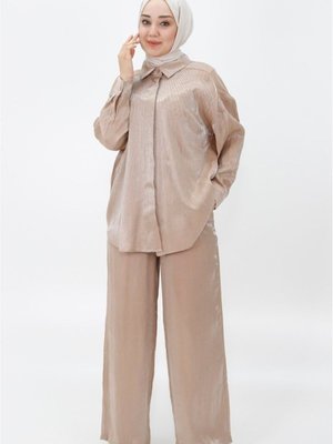 Bej Pamuklu Saten Kumaş Önü Taşlı İkili Takım Bej Pamuklu Saten Kumaş Önü Taşlı İkili Takım