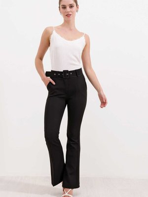 Siyah İspanyol Paça Kemerli Pantolon Siyah İspanyol Paça Kemerli Pantolon