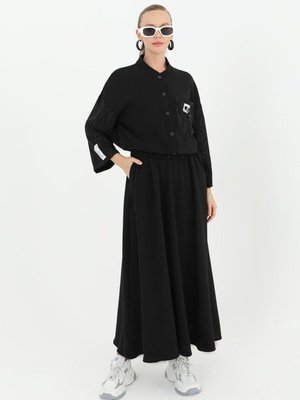 Siyah Kolu Ve Cebi Yakma Desenli Aerobin Kumaş Etekli Takım Siyah Kolu Ve Cebi Yakma Desenli Aerobin Kumaş Etekli Takım