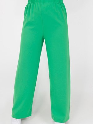 Yeşil Aerobin Kumaş Geniş Paça Pantolon Yeşil Aerobin Kumaş Geniş Paça Pantolon