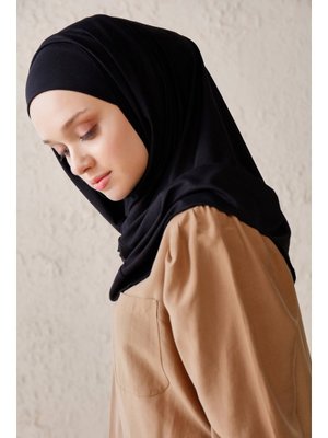 Siyah Düz Kapüşonlu Viskon Pratik Eşarp Hazır Türban Siyah Düz Kapüşonlu Viskon Pratik Eşarp Hazır Türban