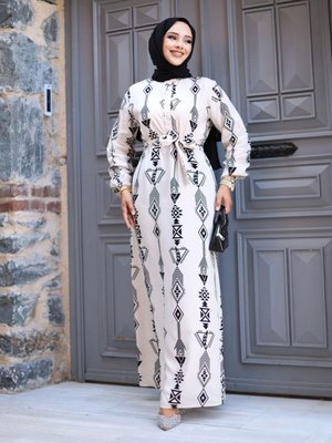 Beyaz Bisiklet Yaka Önü Düğmeli Ve Kuşaklı Etek Büzgülü Viskon Elbise Beyaz Bisiklet Yaka Önü Düğmeli Ve Kuşaklı Etek Büzgülü Viskon Elbise