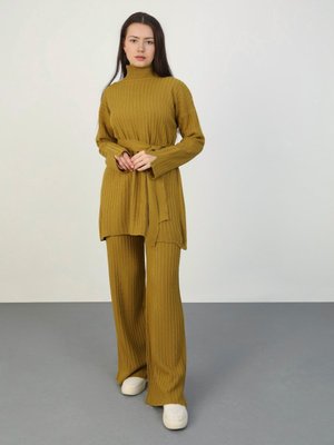 Yağ Yeşili Yüksek Yaka Rahat Triko Takım