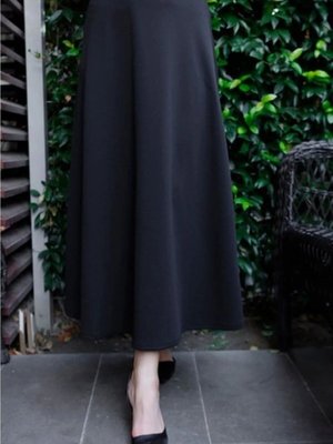 Siyah Kiloş Uzun Etek Siyah Kiloş Uzun Etek
