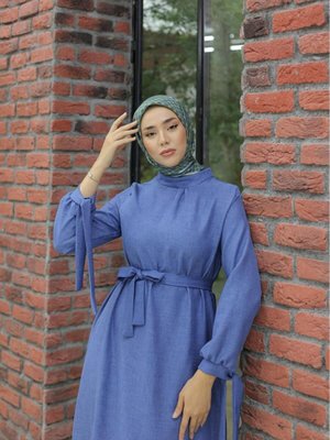 Mavi Keten Kolları Bağlamalı Kemerli Elbise Mavi Keten Kolları Bağlamalı Kemerli Elbise