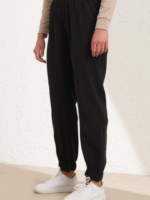 Siyah Beli Lastikli Jogger Pantolon