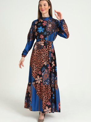 Saks Papatya Desenli Kuşaklı Elbise Saks Papatya Desenli Kuşaklı Elbise