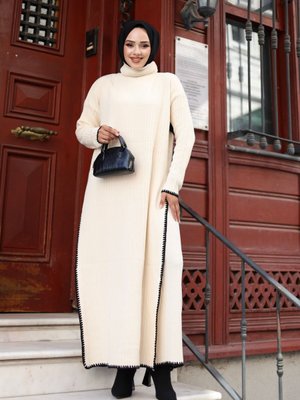 Taş Balıkçı Yaka Eteği Yırtmaçlı Elbise İle Pantolon İkili Takım Taş Balıkçı Yaka Eteği Yırtmaçlı Elbise İle Pantolon İkili Takım