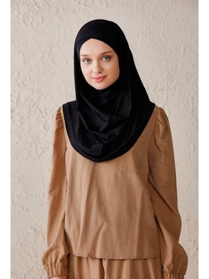 Siyah Çapraz Kapüşonlu Viskon Pratik Eşarp Hazır Türban Siyah Çapraz Kapüşonlu Viskon Pratik Eşarp Hazır Türban