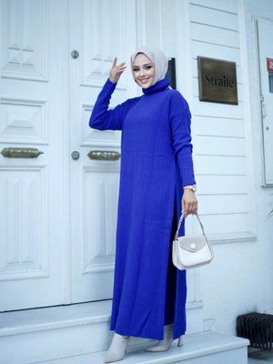 Saks Mavi Balıkçı Yaka Eteği Yırtmaçlı Ve Fitilli Uzun Tunik Ile Pantolon İkili Triko Takım Saks Mavi Balıkçı Yaka Eteği Yırtmaçlı Ve Fitilli Uzun Tunik Ile Pantolon İkili Triko Takım