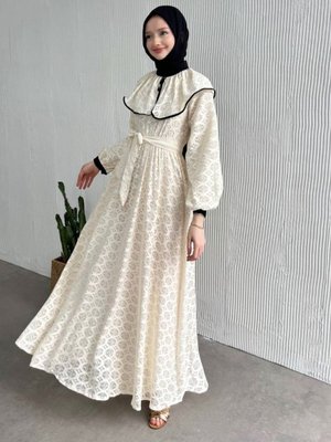 Krem Yaka Detaylı Oversize Elbise Krem Yaka Detaylı Oversize Elbise