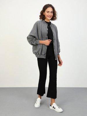 Yıkama Detaylı Bomber Ceket Antrasit Yıkama Detaylı Bomber Ceket Antrasit