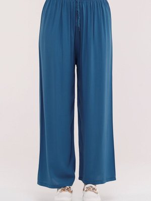 Mavi Yazlık Bel Lastikli Şık Dokuma Viskon Düz Kumaş Salaş Pantolon Mavi Yazlık Bel Lastikli Şık Dokuma Viskon Düz Kumaş Salaş Pantolon