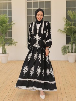 Siyah Desenli Viscon Elbise Siyah Desenli Viscon Elbise