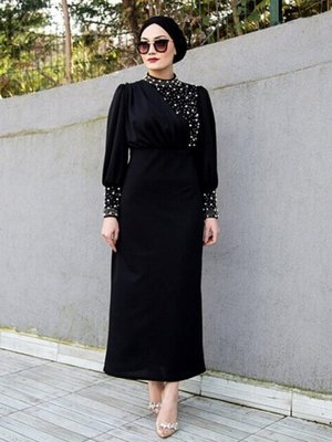 Siyah İnci Detaylı Elbise