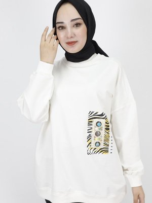 Ekru İp Kumaş İnci Ve Baskı Detaylı Oversize Sweatshirt Ekru İp Kumaş İnci Ve Baskı Detaylı Oversize Sweatshirt