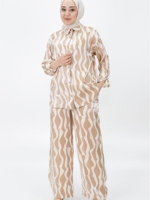 Bej Pamuklu Saten Kumaş Desenli İkili Takım Bej Pamuklu Saten Kumaş Desenli İkili Takım