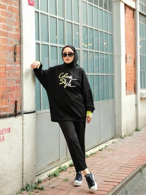 Siyah İkili Eşofman Takımı Oversize Nakışlı Iplik Likra