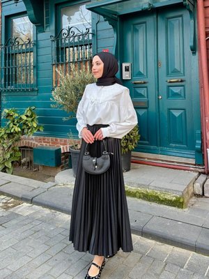 Siyah Piliseli Uzun Etek Siyah Piliseli Uzun Etek