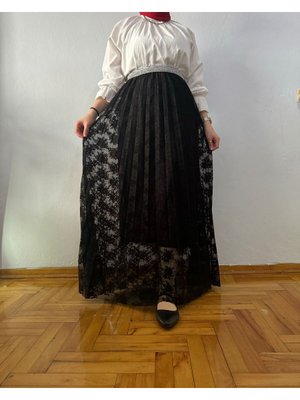 Uzun Dantelli Piliseli Içi Jarse Astarlı Tessedürlü Giyim Etek