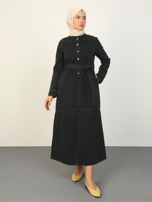Koyu Gri Kuşaklı Düğme Detaylı Kot Elbise