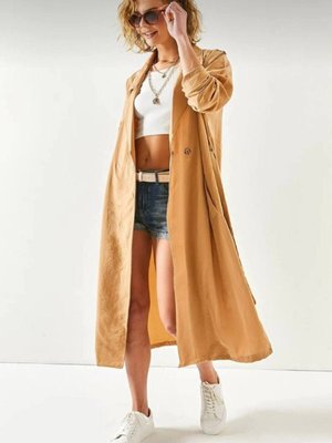 Taba Ürün İnce Salaş Kemerli Cepli Düğmeli Yumuşak Dokulu Uzun Hırka Trençkot Taba Ürün İnce Salaş Kemerli Cepli Düğmeli Yumuşak Dokulu Uzun Hırka Trençkot