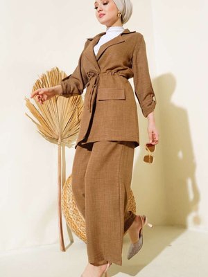 Kahverengi Ceketli Keten Takım Kahverengi Ceketli Keten Takım