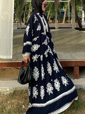 Lacivert Ekru Etnik Desen Premium Kumaş Desenli Viskon Elbise