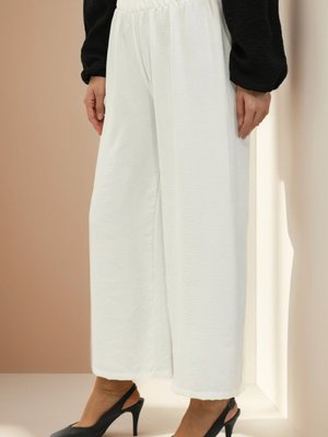 Beyaz Beli Lastikli Bol Paça Pantolon