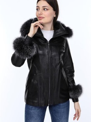 Siyah Hakiki Deri Yakası Ve Kolları Kürklü Ceket