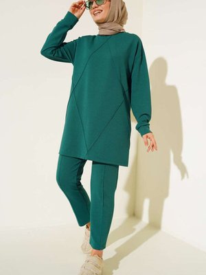 Zümrüt Önü Dikişli İkili Takım Zümrüt Önü Dikişli İkili Takım