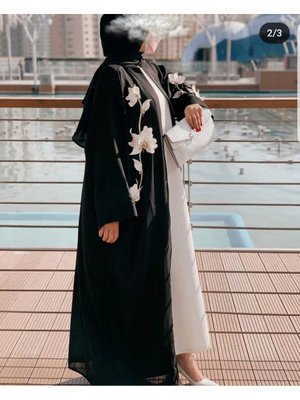 Beyaz Orkide Detaylı Abaya Beyaz Orkide Detaylı Abaya