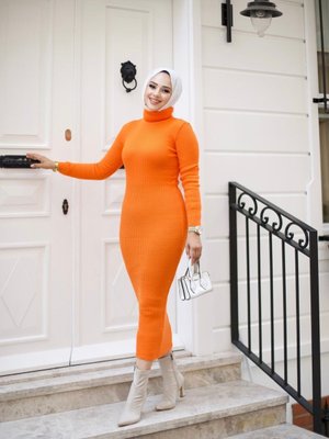 Orange Akrilik Balıkçı Yaka Esnek Ve Slim Triko Kalem Elbise Orange Akrilik Balıkçı Yaka Esnek Ve Slim Triko Kalem Elbise