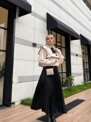 Y.siyah Piliseli Uzun Etek Y.siyah Piliseli Uzun Etek