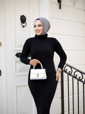 Siyah Akrilik Balıkçı Yaka Esnek Ve Slim Triko Kalem Elbise Siyah Akrilik Balıkçı Yaka Esnek Ve Slim Triko Kalem Elbise